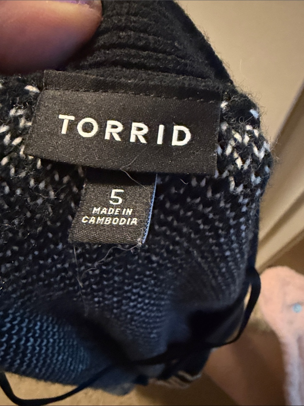 Torrid Black & White Skeleton Intarsia Cardigan Size 5 - Picture 7 of 7